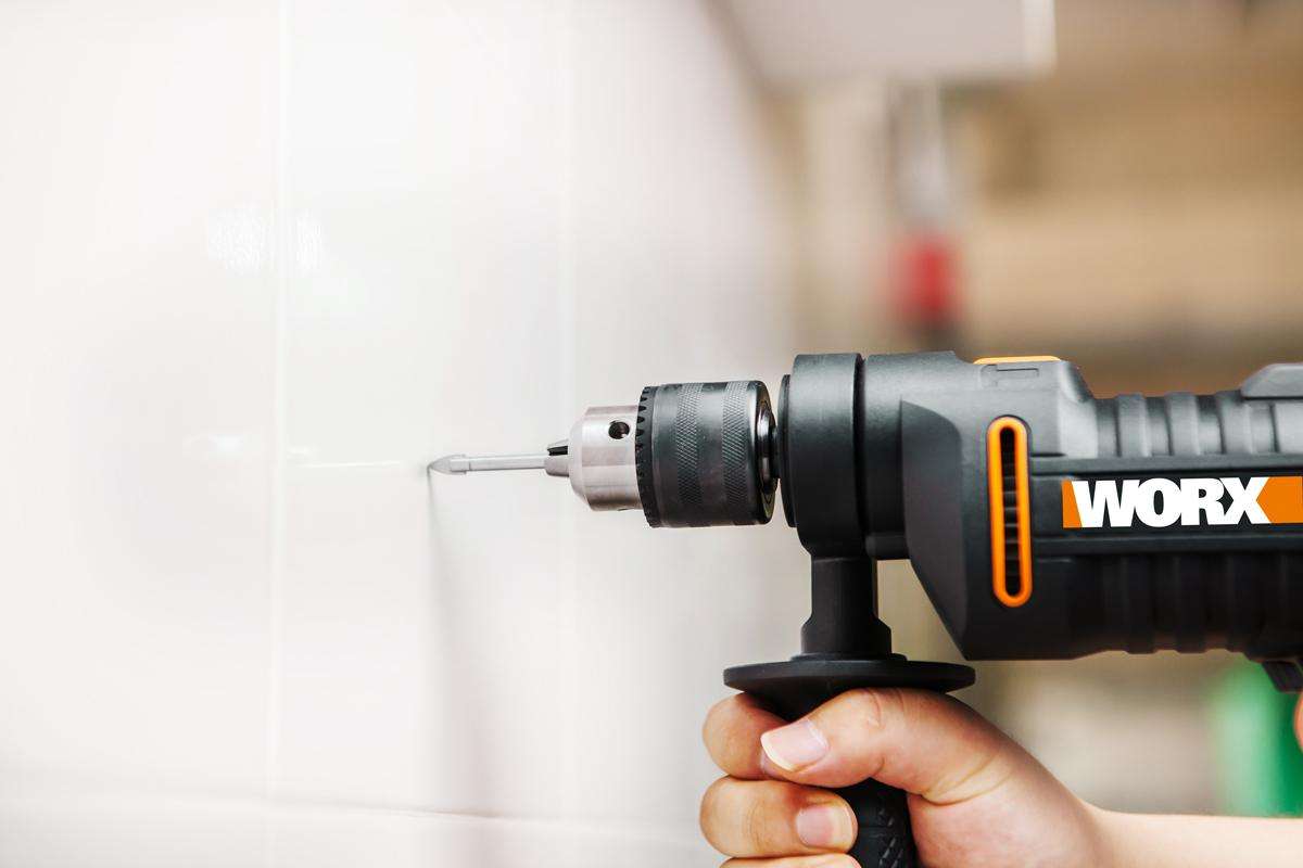 墙面砖打孔是什么意思(墙砖打孔后的地方怎么修补) 墙面砖打孔是什么意思(墙砖打孔后的地方怎么修补)