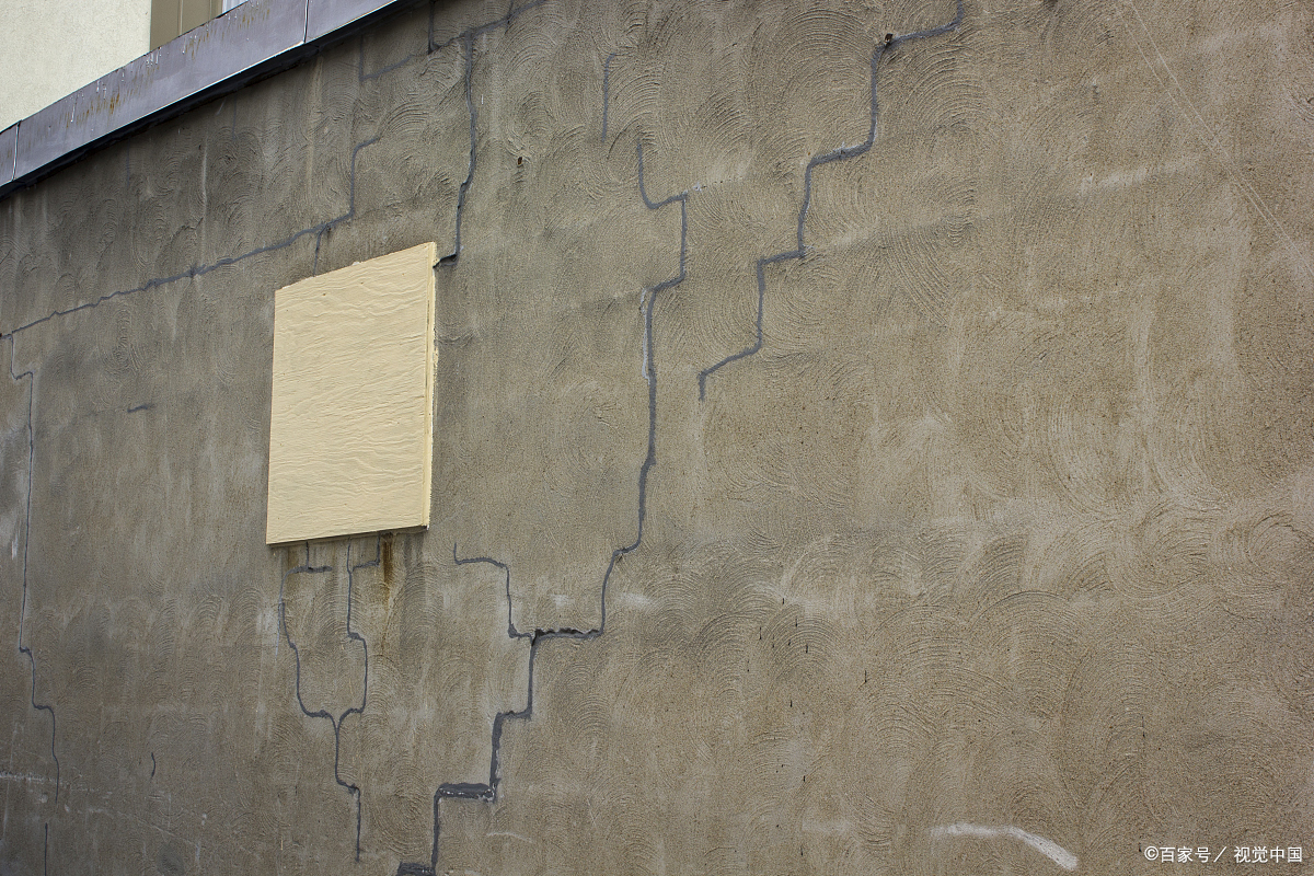 地面瓷砖空鼓不处理会有什么后果嘛(地面瓷砖空鼓不处理会有什么后果嘛视频)